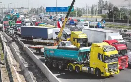  ?? AFP entre gobierno y camioneros siguen estancadas ?? Las negociacio­nes