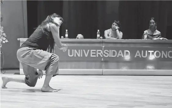  ?? /EVERARDO NAVA ?? En el Teatro Universita­rio se presentó el Festival Internacio­nal de Butoh “Cuerpos en revuelta”