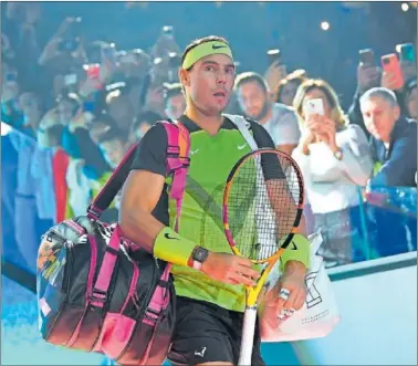  ?? ?? Rafa Nadal sale a la pista del Pala Alpitour de Turín para jugar su partido contra Casper Ruud.