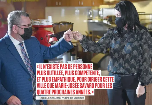  ?? PHOTO STEVENS LEBLANC ?? Le maire Régis Labeaume a présenté hier sa dauphine, Marie-josée Savard. L’annonce s’est faite au restaurant de cette dernière, à Place Québec.
