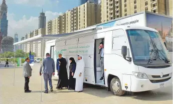  ?? Pankaj Sharma/Gulf News ?? ■ Mobile food testing laboratory was launched yesterday during the 12th Dubai Internatio­nal Food Safety Conference which is under way at the Dubai World Trade Centre.