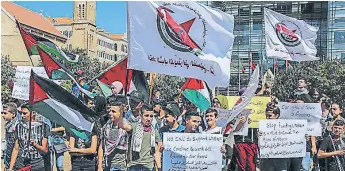  ?? EFE ?? PROTESTA. Palestinos refugiados en Beirut durante una manifestac­ión contra UNRWA.