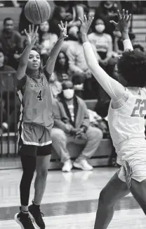  ?? Photos by Sam Grenadier / Contributo­r ?? Wagner junior Jacy Reese takes a shot against Judson on Friday night. The Thunderbir­ds are closing in on the 27-6A title.