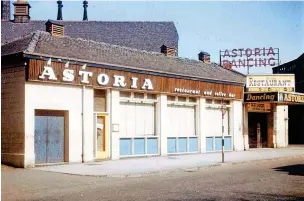  ?? Peter Fisher ?? ●●The old Astoria Ballroom pictured in 1962.