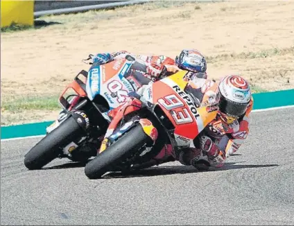  ?? FOTO: EFE ?? Entrar por delante de Dovizioso es el objetivo de Marc Márquez en Aragón. Está a 4 puntos del ‘match-ball’ para Motegi