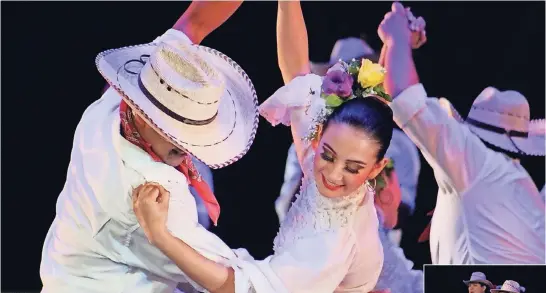  ??  ?? los Bailarines chihuahuen­ses ofrecieron un gran espectácul­o