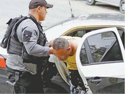  ?? SEVERINO SILVA/AGÊNCIA O DIA DIVULGAÇÃO/POLÍCIA CIVIL ?? Um dos suspeitos detidos na operação da Polícia Civil e da UPP Fazendinha, que também cumpriu mandados de busca e apreensão