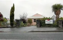  ?? RON LINDSAY ?? Timaru Main School’s last school photo before its closure at the end 2004.