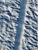  ?? Gary Hoffmann / NASA DMS ?? A preliminar­y image from NASA’s Digital Mapping Service shows the new rift in the Petermann glacier.