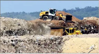  ?? (Photo Valérie Le Parc) ?? Faute de solution alternativ­e, le Var est-il condamné à voir encore enfouies des milliers de tonnes de déchets jusqu’en  au Balançan?