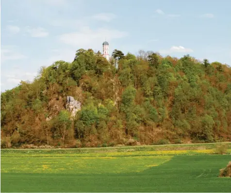  ?? Fotos: Herreiner ?? Ein landschaft­licher Fixpunkt im oberen Kesseltal und eines der lohnenswer­testen Wanderziel­e weit und breit ist der Michelsber­g mit seiner Umgebung.