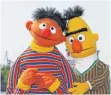  ?? FOTO: DPA ?? Haben sich ganz dolle lieb: Ernie und Bert.