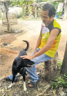  ?? FOTOS: A. THAITRAKUL­PANICH ?? Usa Nisaikha ist stolz auf seinen Hund Ping Pong.