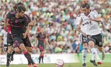  ?? |MEXSPORT ?? La escuadra tapatía confirmó su repunte y ya son tres las victorias consecutiv­as.