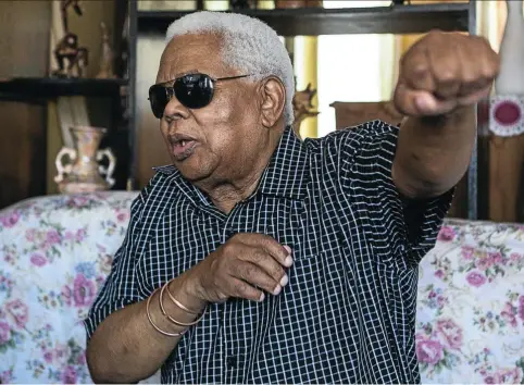  ?? Picture: Simphiwe Nkwali ?? GRAND OLD MAN OF LETTERS: Leslie Sehume grew old gracefully following a career in journalism, where he made his name.