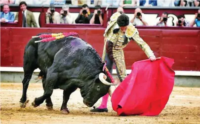  ?? ?? Álvaro Lorenzo cortó un trofeo del quinto