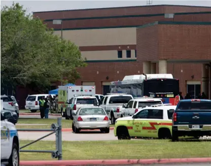  ?? FOTO: DANIEL KRAMER ?? Den senaste skolskjutn­ingen i USA ägde rum i fredags. Nio elever och en lärare dödades av en 17-årig pojke i Santa Fe, Texas.