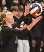  ?? Dave Stewart/Hearst Connecticu­t Media ?? Darien’s Aubrey Moore serves during the FCIAC volleyball final against Trumbull on Nov. 4.