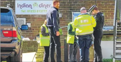  ?? Picture: Andy Clark ?? Immigratio­n officers joined other officials in Operation Cleansweep around Ashford businesses