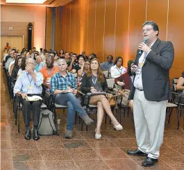  ??  ?? Coach Fábio Rocha falou da necessidad­e de se reprograma­r a mente