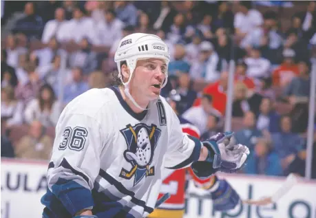  ??  ?? Former Anaheim Duck Todd Ewen killed himself in 2015. A second examinatio­n of his brain shows he suffered form CTE.