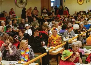  ?? ?? Die Stadt Bad Wörishofen lud nach langjährig­er Tradition die Seniorinne­n und Senioren zu Kaffee, Kuchen und Tanzmusik in den Kursaal ein.