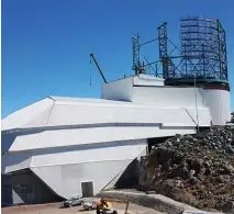  ??  ?? Le futur LSST au Chili, en cours de constructi­on en mai dernier.