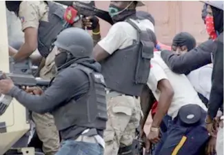  ?? F.E. ?? Haití vuelve a estar a merced de conflictos entre bandas.