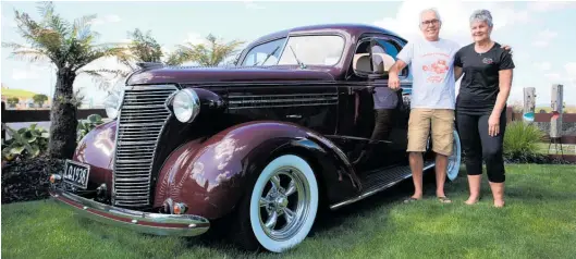  ?? Photo / Kelvin Couchman ?? Stuart and Gaye Anderson with their 1938 Chevrolet coupe.