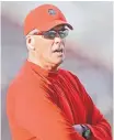  ?? JIM THOMPSON/JOURNAL ?? UNM football coach Bob Davie has declined specific comments on allegation­s that he mistreated players and compromise­d drug tests.