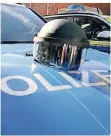  ?? FOTO: IM NRW ?? Der ballistisc­he Helm schützt auch vor Flammen und Säure.