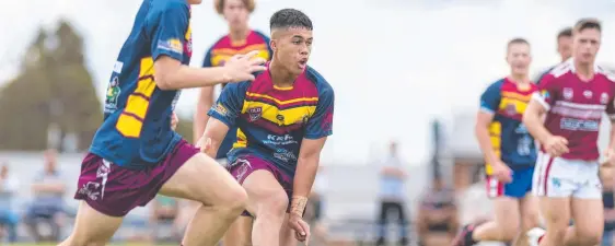  ??  ?? ON THE MOVE: Lykhan King-Togia has been selected at five-eighth for the Western Mustangs U16s against the Sunshine Coast.
Picture: Kevin Farmer