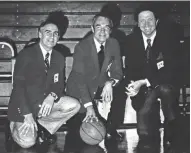  ?? JOURNAL SENTINEL FILES ?? The NBC Sports’ college basketball broadcasti­ng team (from left) was Billy Packer, Dick Enberg and Al McGuire in 1980.