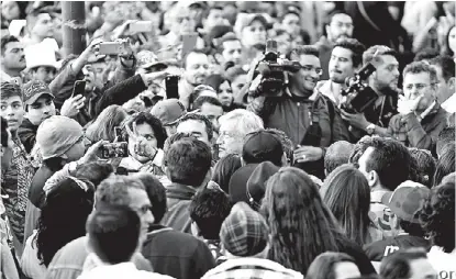  ?? HÉCTOR TÉLLEZ ?? En el acto en Zacatecas estuvieron presentes tanto mineros como maestros.