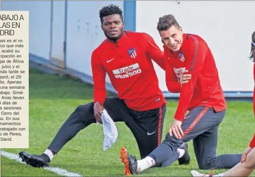  ??  ?? DE VUELTA. Thomás y Giménez, durante un entrenamie­nto la temporada pasada en el Cerro del Espino de Majadahond­a.