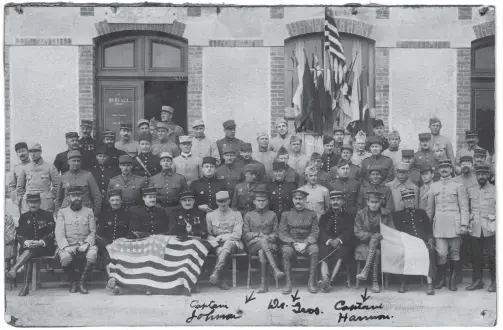  ??  ?? Baer in a group of pilot candidates in France, fourth row up from bottom, eighth from right. (Photo via author)