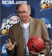  ?? CHRIS O’MEARA — THE ASSOCIATED PRESS FILE ?? In this file photo, Associated Press college basketball writer Jim O’Connell gestures as he is honored by the NCAA and the Final Four coaches after a news conference at the NCAA Final Four college basketball tournament in Atlanta. O’Connell died...