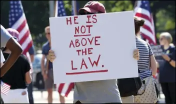  ?? ASSOCIATIO­N PRESS ?? Protesters gather in front of the White House in Washington, Sept. 16, 2017.