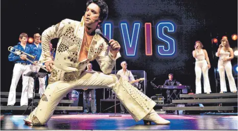  ?? FOTO: PATRICK PFEIFFER ?? Die musikalisc­he Revue „Elvis, Comeback!“kommt am 1. Februar 2019 im Konzerthau­s Ravensburg auf die Bühne.