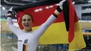  ??  ?? Erfolgreic­h im "geilsten Sport": Kristina Vogel nach ihrem WM-Sieg in Hongkong 2017
