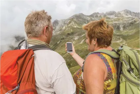 ?? ARCHIVFOTO: RALF LIENERT ?? Nicht überall ist der Handy-Empfang in den Allgäuer Alpen gut. Gefährlich kann es werden, wenn ein Notruf nicht abgesetzt werden kann.