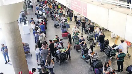  ?? ANDRÉ DUSEK/ESTADÃO-25/5/2018 ?? Impacto. O aeroporto de Brasília foi um dos mais afetados pela greve dos caminhonei­ros e teve vários voos cancelados