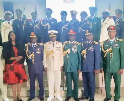  ??  ?? L-R: EMPRETEC boss Mrs. Donald Duke; NAFRC Commandant, AVM Abubarkar-Sadick Liman; DHQ's Chief of Administra­tion, Rear Admiral Apochi Suleiman; General Officer Commanding (GOC) 81 Division, Maj.-Gen Musa Yusuf, and Air Officer Commanding (AOC), Logistics Command, AVM Abdul-Ganiyu Olabisi, at the graduation of military retirees from NAFRC