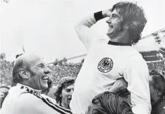  ??  ?? Gerd Müller anotó el gol que le dio el título mundial a Alemania en 1974.