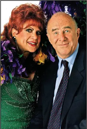  ?? Pictures: CARLTON TELEVISION; PA ?? ON SONG: Clive with Cuban novelty singer Margarita Pracatan