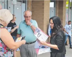  ?? Picture: PETER RISTEVSKI ?? Labor MP Christine Couzens at the voting centre on High St, Belmont yesterday.