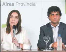  ??  ?? La gobernador­a bonaerense María Eugenia Vidal y Hernán Lacunza