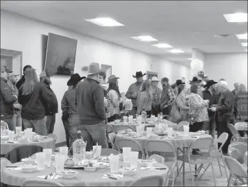  ?? Terri Licking ?? The crowd gathers at the Nebraska Cattlemen Sandhills Affiliate’s Winter Ball Dec. 31,2019 to welcome in the New Year.