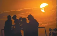  ??  ?? Imperdible. El eclipse cubrirá prácticame­nte todo EU y será transmitid­o en vivo vía internet por la NASA.