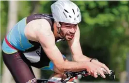  ?? Foto: Jens Lohse ?? Sebastian Seifarth belegt beim Werbellins­ee-Triathlon Platz zwei.